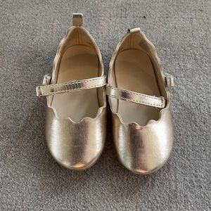 Gold shoes for toddlers